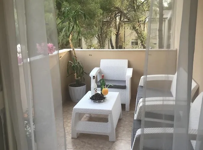 Fantasy * Golem (Tirana)